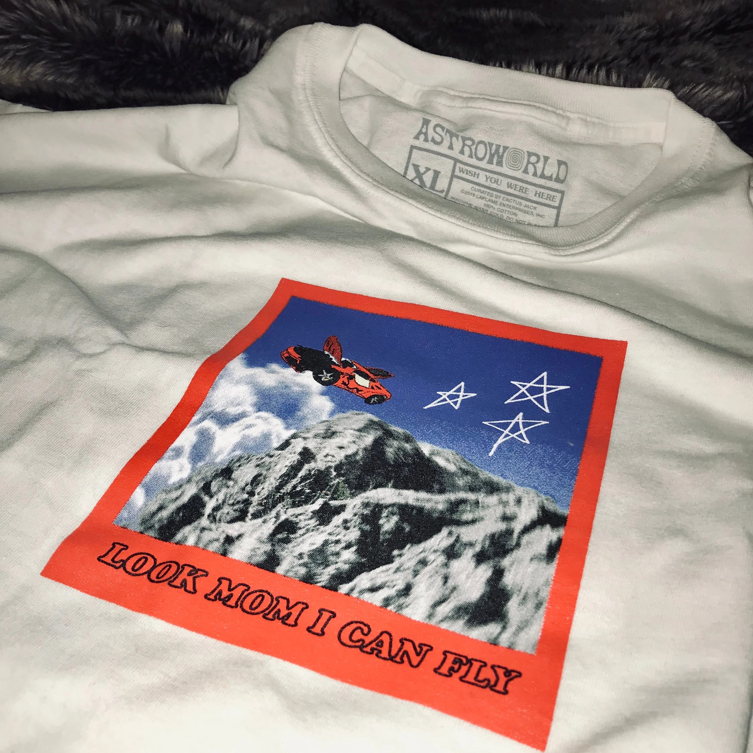 Astroworld 2019 London Exclusive Look Mom Tee