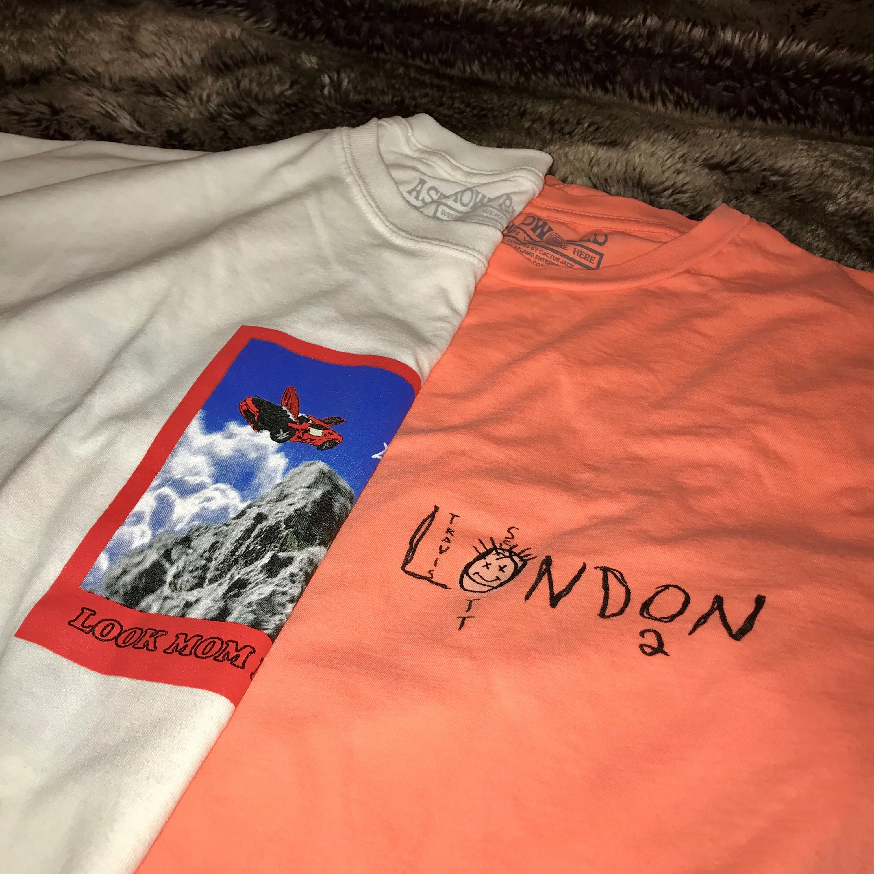 Astroworld 2019 London Exclusive Look Mom Tee