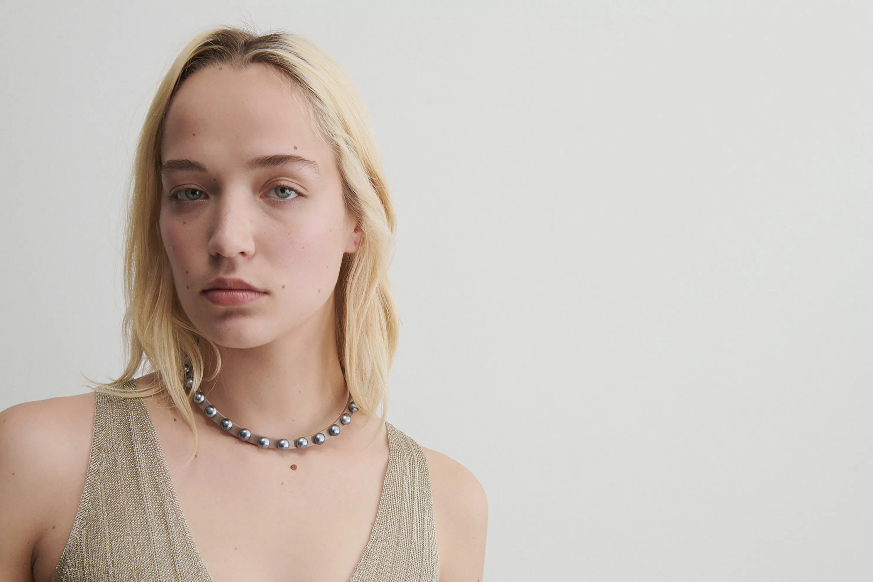 Priori Pearl Choker